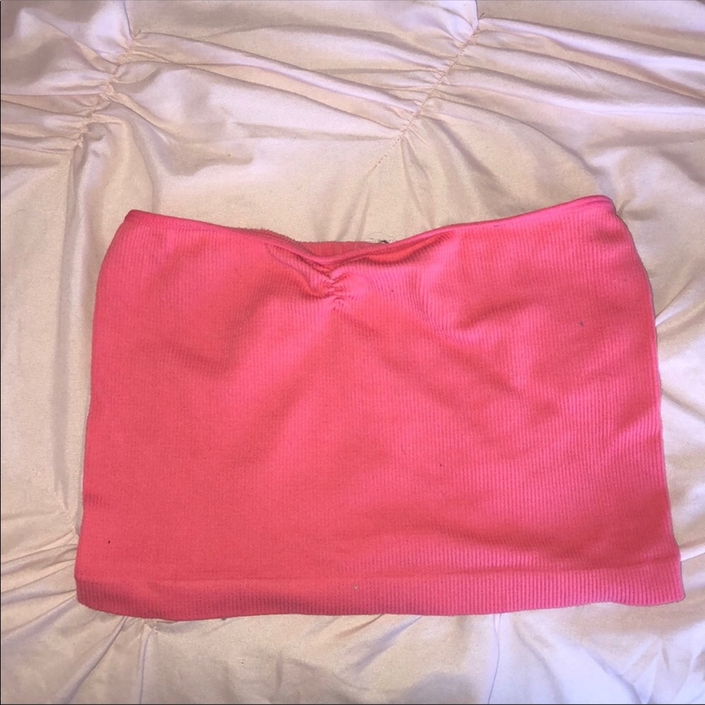 Pink sleeveless crop top